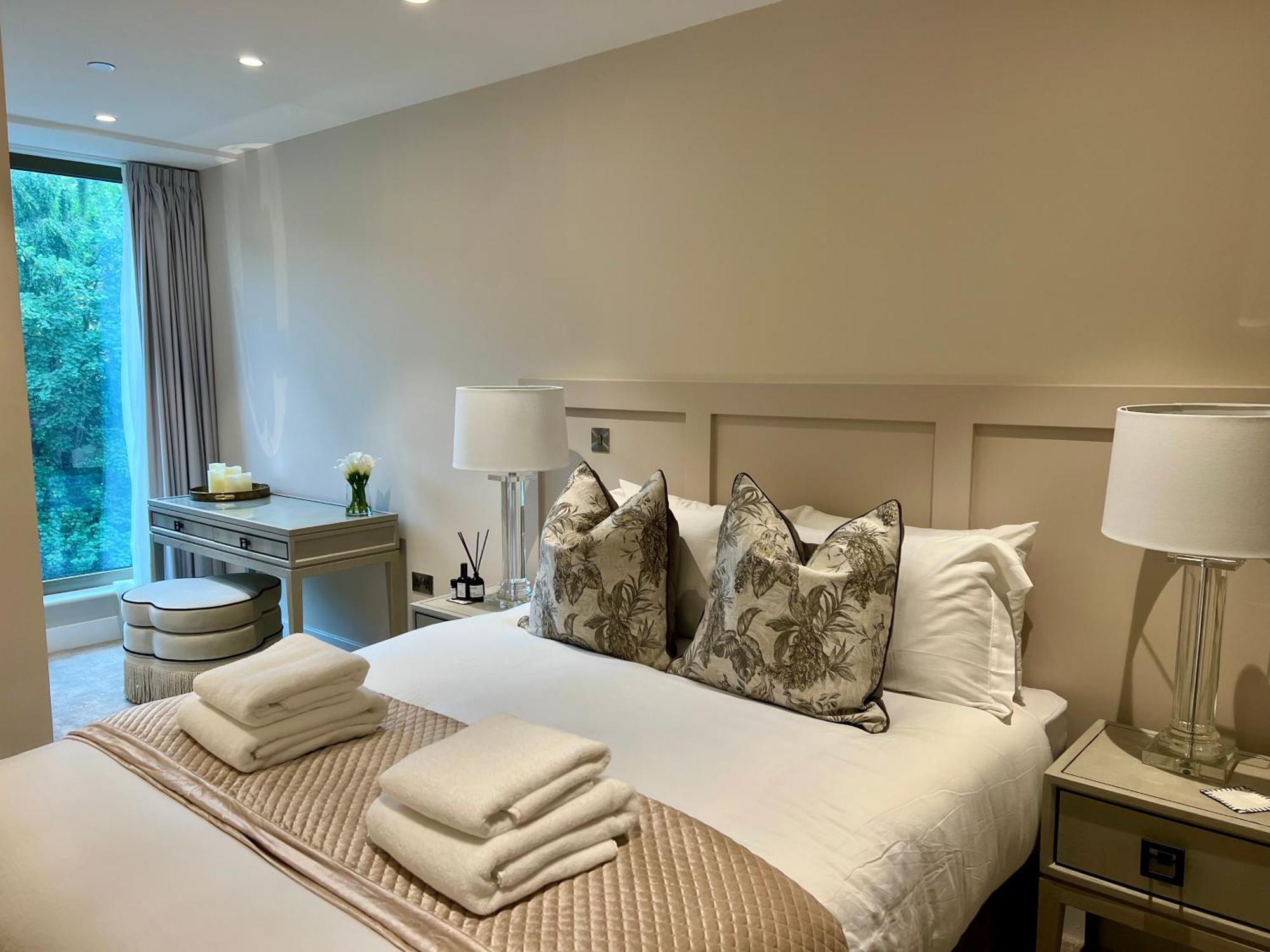The Noir Blanc Retreat At Ryedale House Apartment York Exterior photo